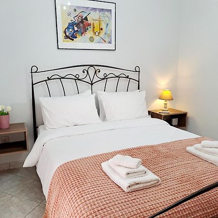 Bright Apartment In Nea Palatia • Oropos Exteriér fotografie