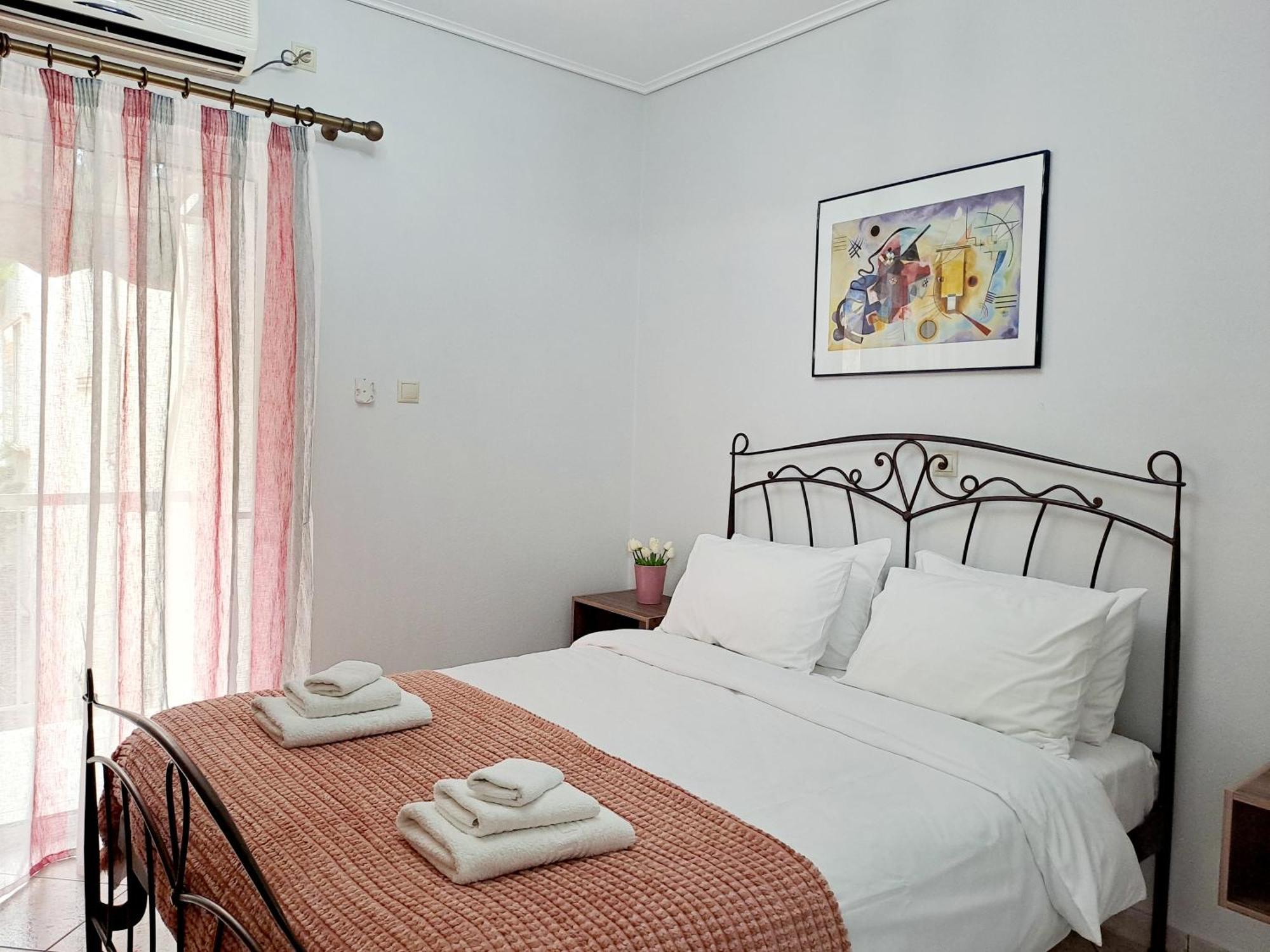 Bright Apartment In Nea Palatia • Oropos Exteriér fotografie
